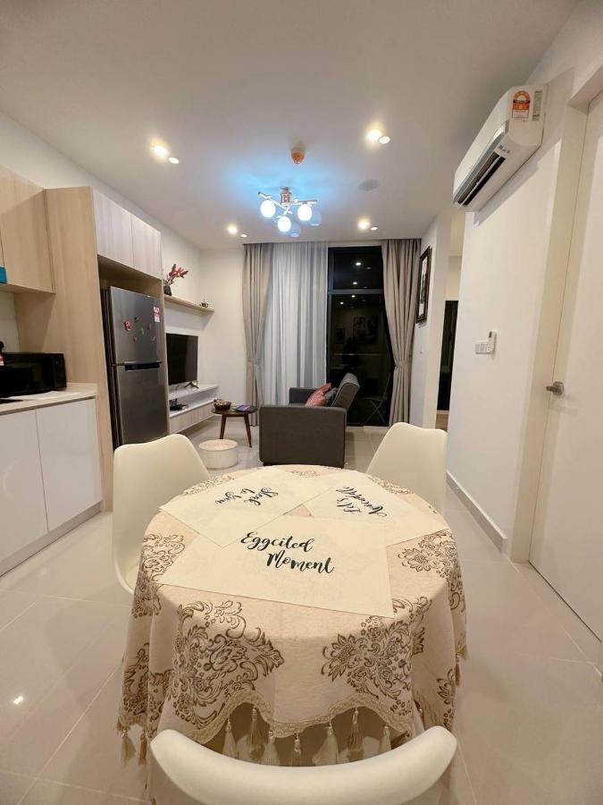 Sunset Seaview Studio Apartment At Kota Kinabalu City Centre Exterior foto