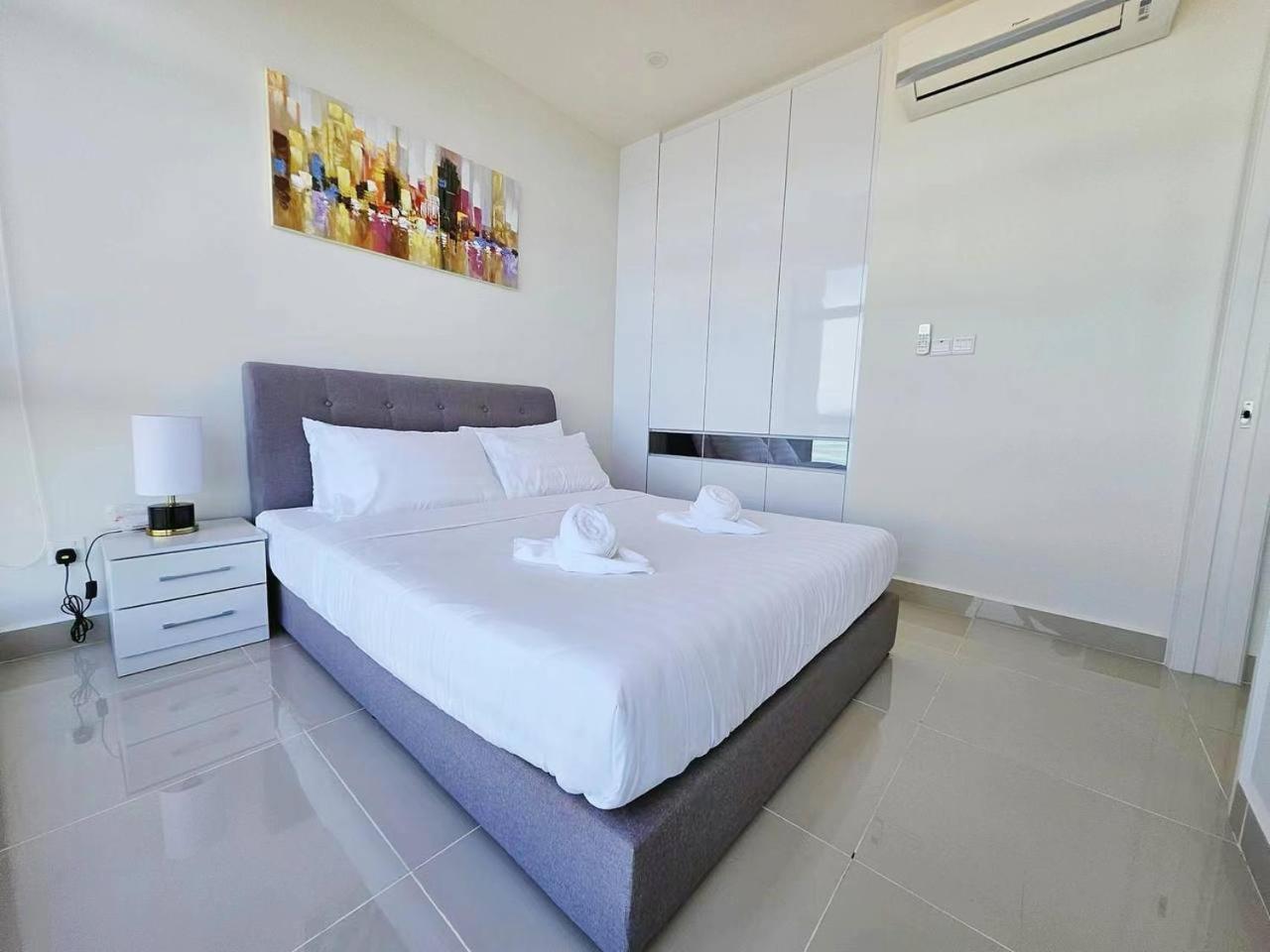 Sunset Seaview Studio Apartment At Kota Kinabalu City Centre Exterior foto